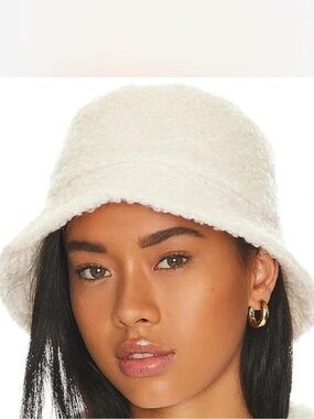 Lack Of Color~ Teddy Sherpa Bucket Hat - Cream